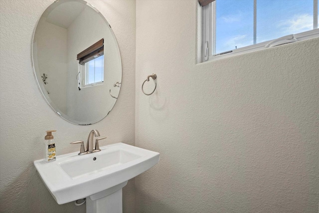 1549 Cambridge Ct, Hubertus, WI 53033 - bathroom with a sink