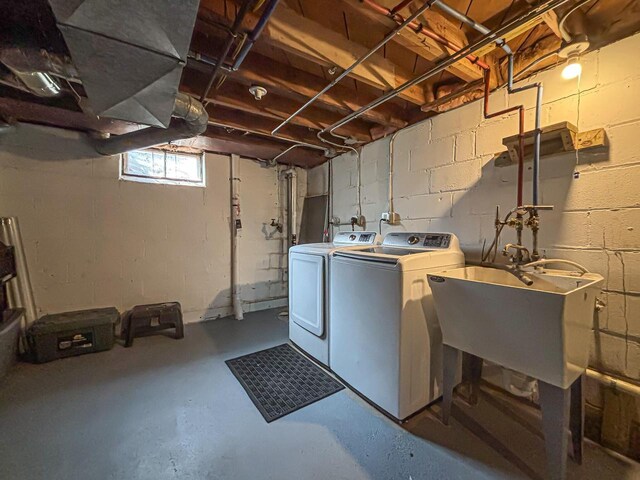 825 Post Rd, Brookfield, WI 53005 - laundry area with washer and clothes dryer, a sink, and laundry area
