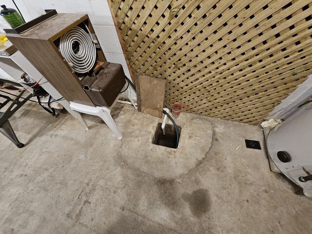 W5691 Cedar Trl, Neshkoro, WI 54960 - interior details with concrete flooring