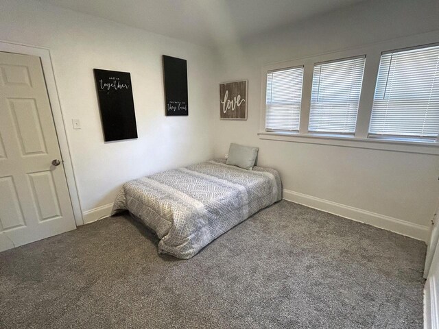 4271 N 26th St, Milwaukee, WI 53209 - carpeted bedroom with baseboards