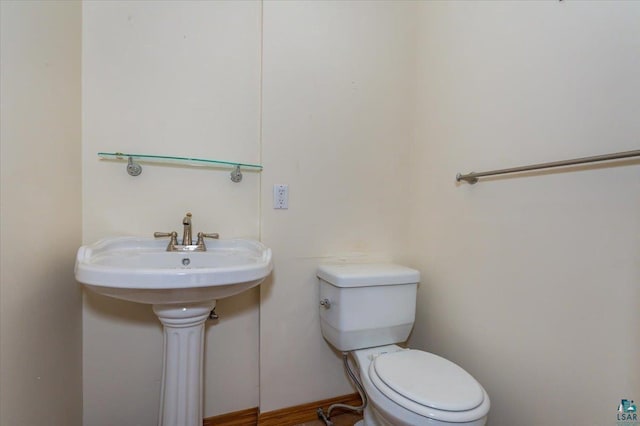 2608 Logan Ave, Superior, WI 54880 - half bath featuring toilet