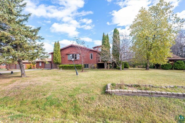2608 Logan Ave, Superior, WI 54880 - view of yard