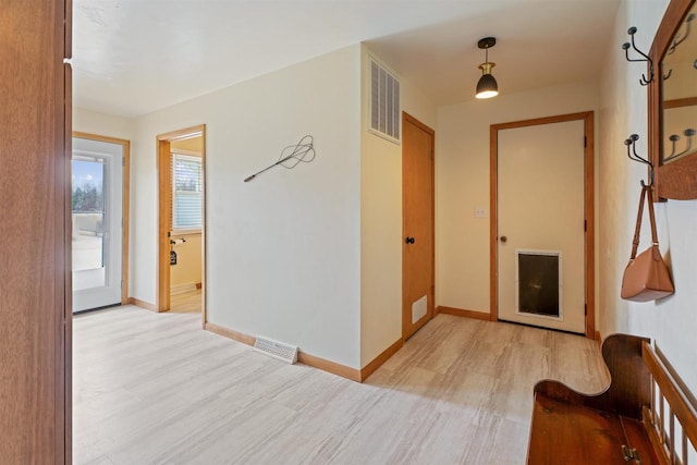 W5184 Shady Ln, Shawano, WI 54166 - corridor featuring visible vents and light wood-style floors