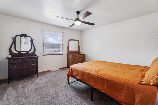 W5184 Shady Ln, Shawano, WI 54166 - carpeted bedroom featuring visible vents, a ceiling fan, and baseboards