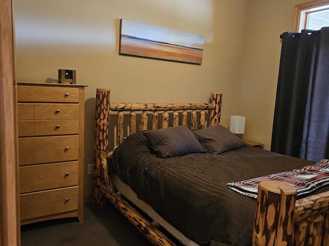 bedroom with carpet flooring