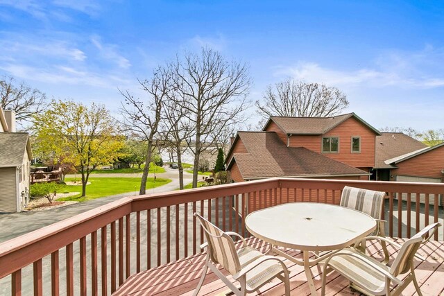 deck featuring outdoor dining space