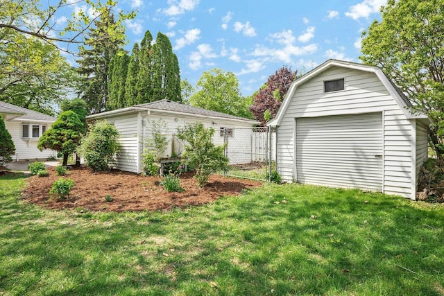 5308 Mckenna Rd, Monona, WI 53716 - view of yard featuring an outbuilding and a garage