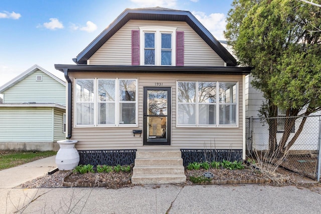 1931 Wood St, La Crosse, WI 54603 - bungalow-style home featuring fence