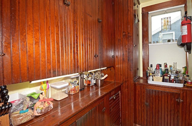 301 Van Buren St, Sauk City, WI 53583 - bar with a bar
