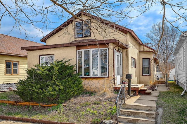 view of front facade with stucco siding