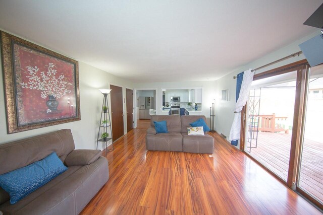 2607 King James Way, Fitchburg, WI 53719 - living room featuring wood finished floors