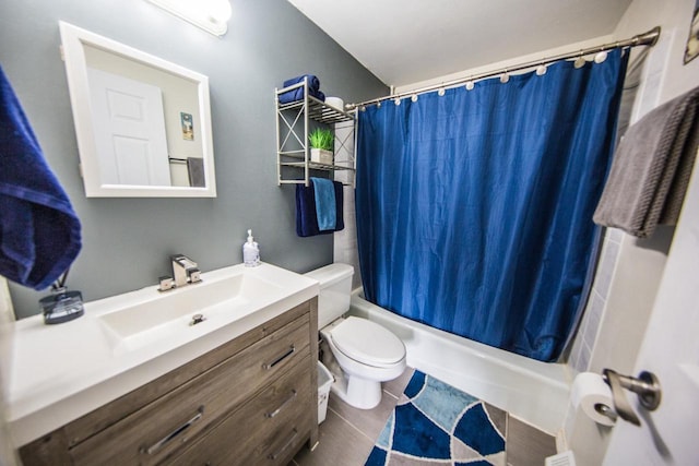 2607 King James Way, Fitchburg, WI 53719 - full bathroom featuring toilet, vanity, and shower / bath combination with curtain