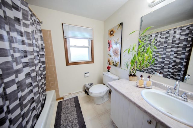 2607 King James Way, Fitchburg, WI 53719 - bathroom featuring baseboards, shower / bath combo with shower curtain, toilet, and vanity