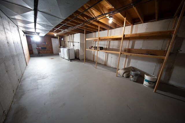 2607 King James Way, Fitchburg, WI 53719 - unfinished basement featuring washing machine and clothes dryer