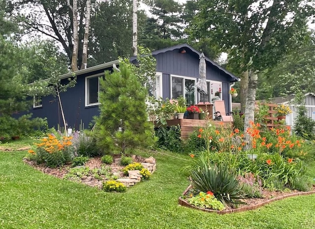 exterior space with a lawn