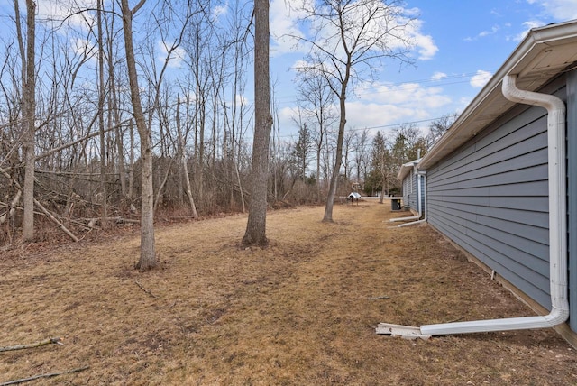 12759 N Shoreland Pkwy, Mequon, WI 53092 - view of yard