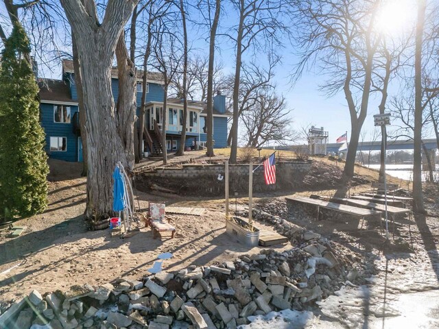 1096 Lakeshore Dr, Menasha, WI 54952 - view of yard with stairs