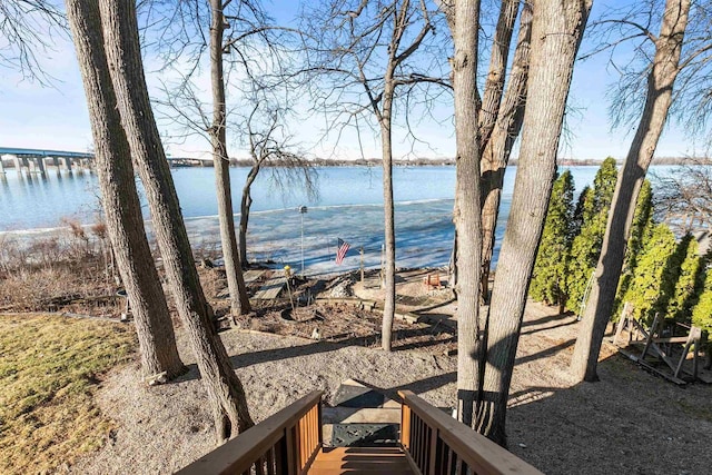 1096 Lakeshore Dr, Menasha, WI 54952 - view of water feature