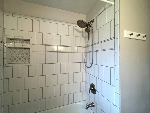 1139 Roscoe St, Green Bay, WI 54304 - bathroom featuring tub / shower combination