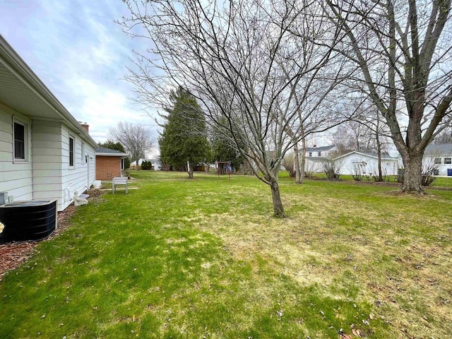 1139 Roscoe St, Green Bay, WI 54304 - view of yard with central air condition unit