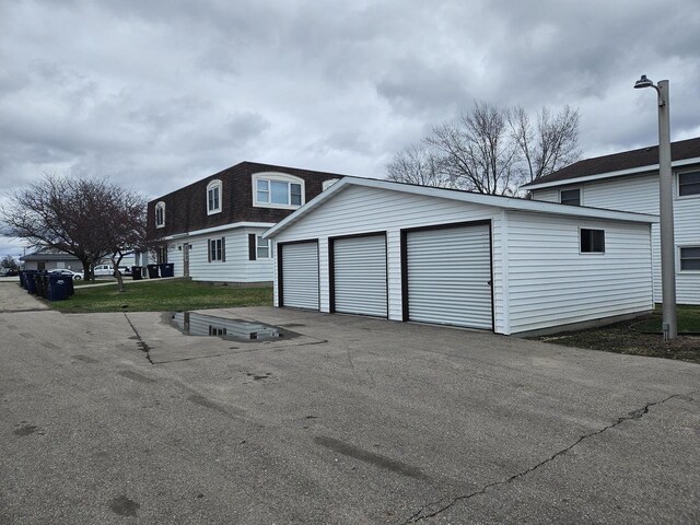 view of detached garage
