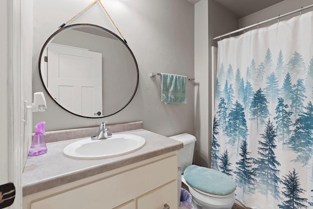 830 Roth Rd, De Pere, WI 54115 - full bath featuring vanity, curtained shower, and toilet