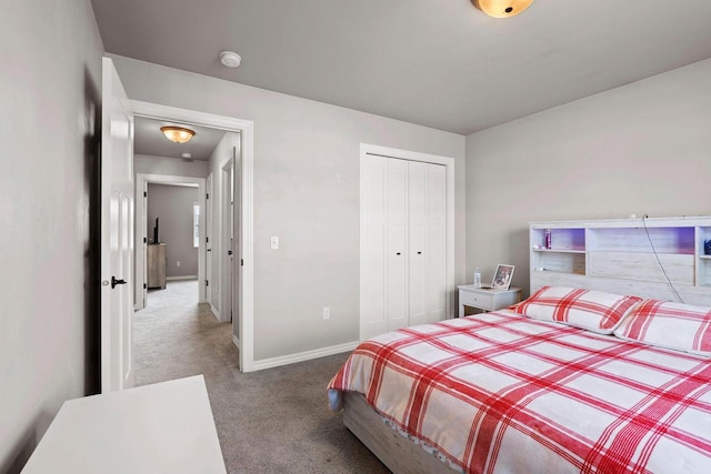 830 Roth Rd, De Pere, WI 54115 - bedroom with baseboards, carpet flooring, and a closet