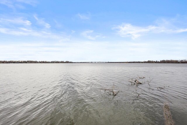 2108 Woodlawn Ln, Appleton, WI 54914 - view of water feature