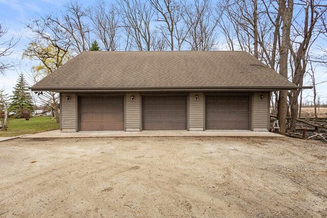 2108 Woodlawn Ln, Appleton, WI 54914 - view of detached garage