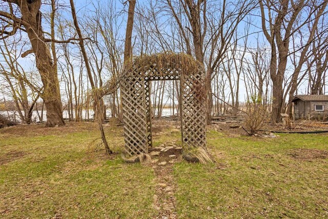 2108 Woodlawn Ln, Appleton, WI 54914 - view of yard
