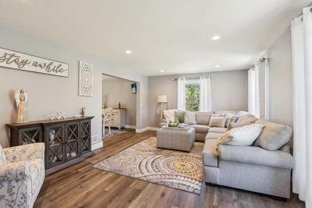 911 Fawn Ct, Wisconsin Dells, WI 53965 - living room featuring wood finished floors, recessed lighting, and baseboards