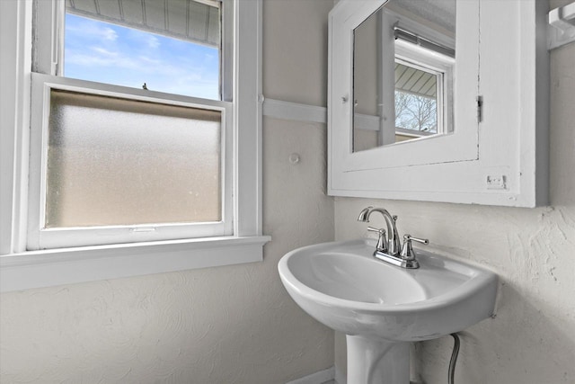 bathroom featuring a sink