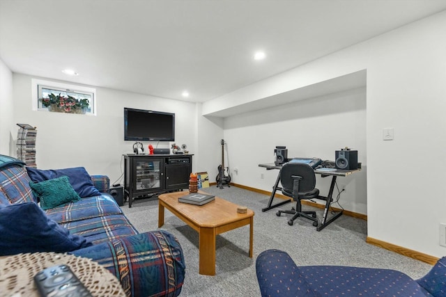 living area with carpet, recessed lighting, and baseboards