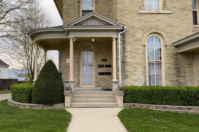 229 N Ludington St, Columbus, WI 53925 - view of property entrance