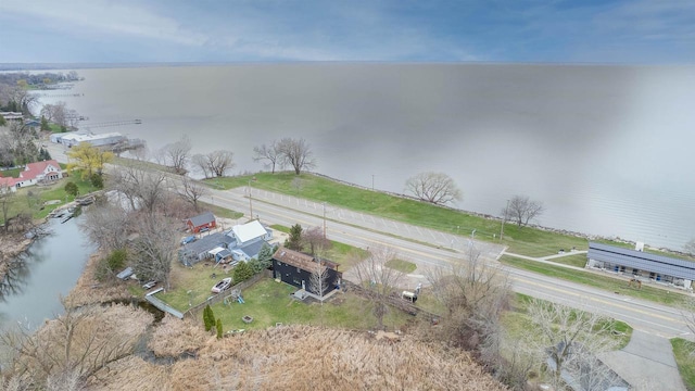N7315 Winnebago Dr, Fond Du Lac, WI 54935 - aerial view of a large body of water
