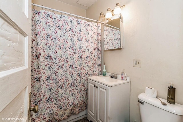 2968 N Buffum St Unit 2968A, Milwaukee, WI 53212 - bathroom featuring vanity, toilet, and curtained shower