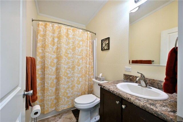 13585 Oswald Rd, Drummond, WI 54832 - bathroom featuring crown molding, toilet, a shower with curtain, and vanity