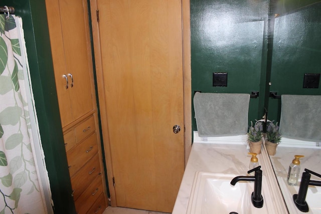 436 Roosevelt St, Fond Du Lac, WI 54935 - full bath featuring a sink