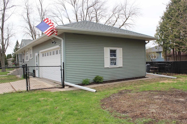436 Roosevelt St, Fond Du Lac, WI 54935 - garage featuring a gate