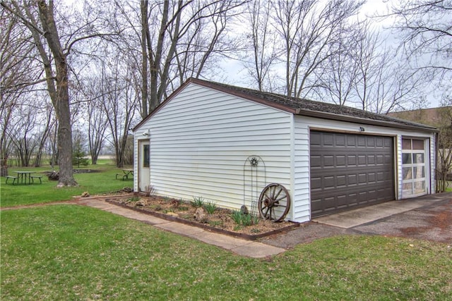 view of detached garage