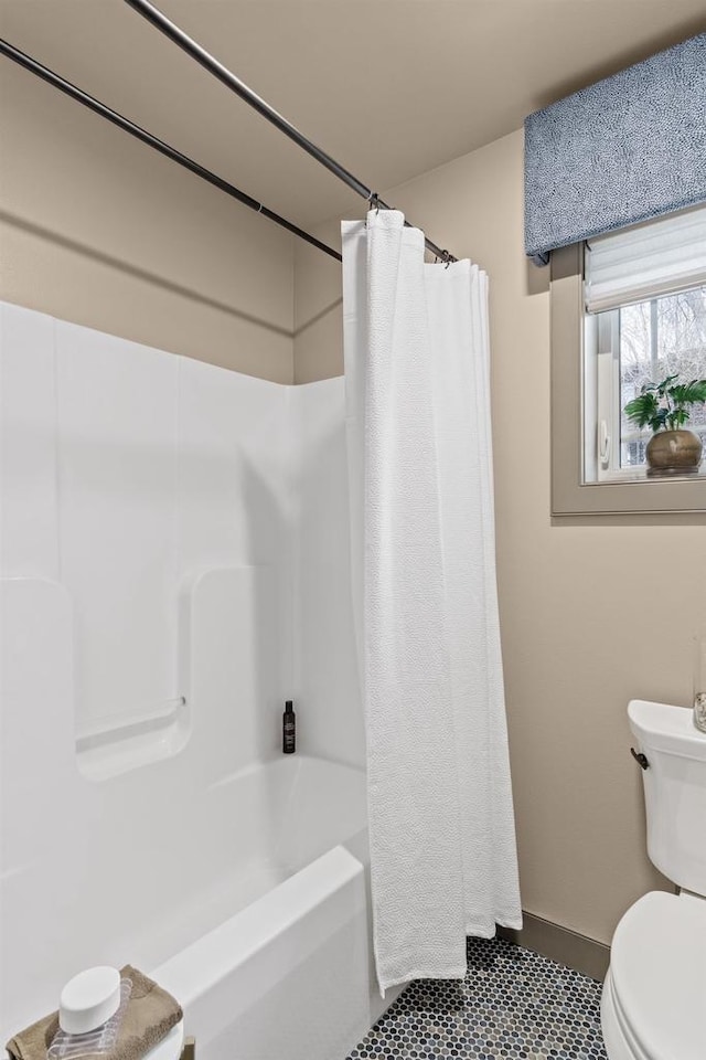 6667 S Chickahauk Trl, Middleton, WI 53562 - bathroom featuring tile patterned flooring and toilet