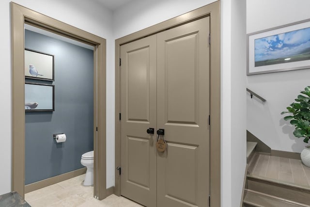 6667 S Chickahauk Trl, Middleton, WI 53562 - bathroom featuring toilet and baseboards
