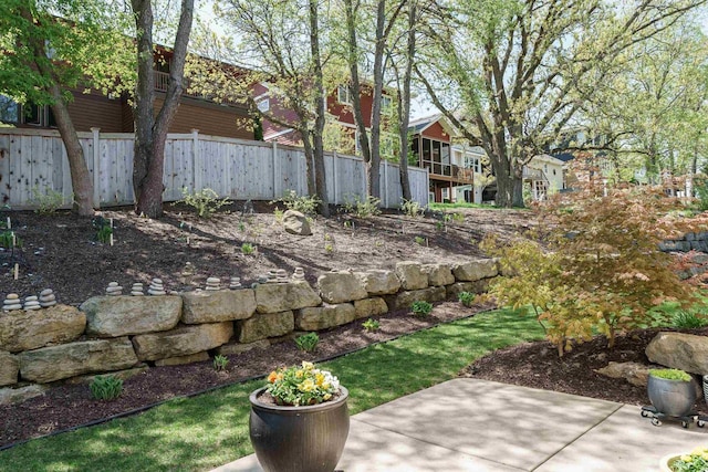 6667 S Chickahauk Trl, Middleton, WI 53562 - view of yard with fence and a patio