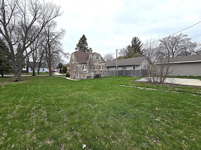 5870 N 72nd St, Milwaukee, WI 53218 - view of yard with fence