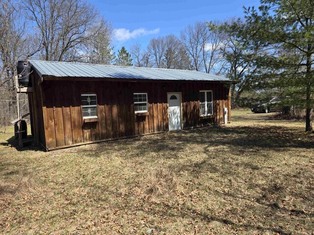 W10686 County Road X, Crivitz, WI 54114 - view of stable