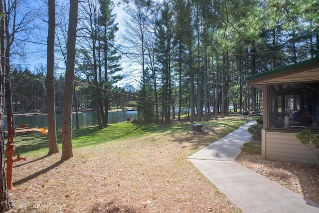 view of yard featuring a water view