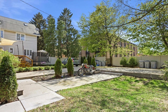 2627 N Farwell Ave, Milwaukee, WI 53211 - view of yard