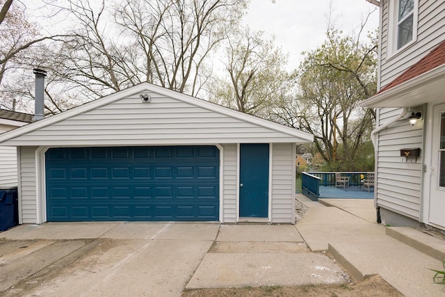 view of detached garage