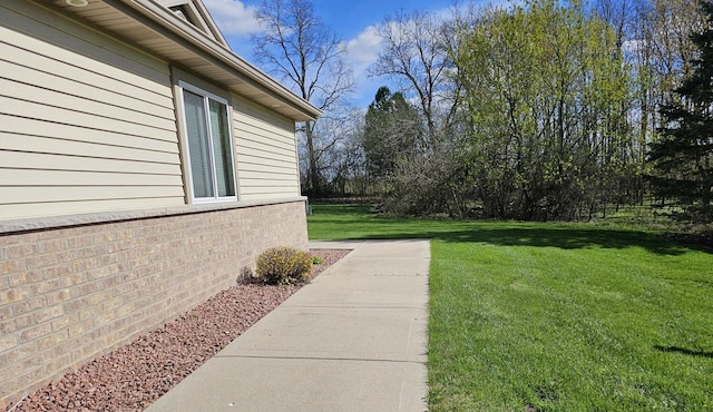 850 Evergreen Dr Unit 8, Hartford, WI 53027 - view of yard