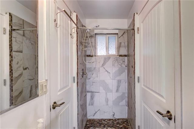 603 Dodge St, Eau Claire, WI 54701 - bathroom featuring a stall shower